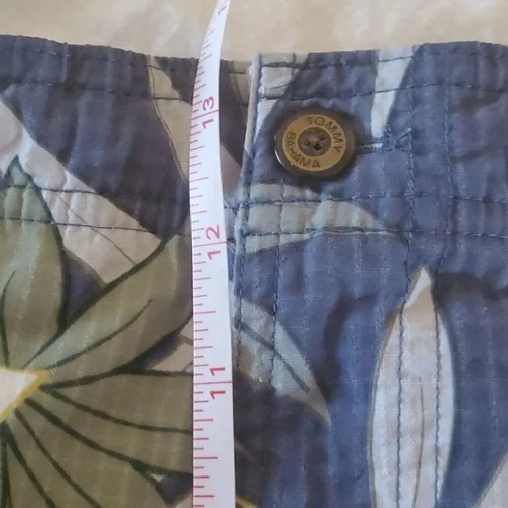 Tommy Bahama 100% Nylon Cinched Closure Pocketed Sz. M Board Shorts Swim Trunks‎